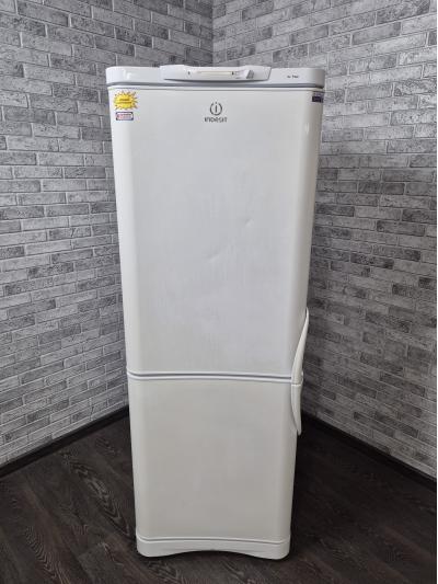 Холодильник Indesit C132G.016 